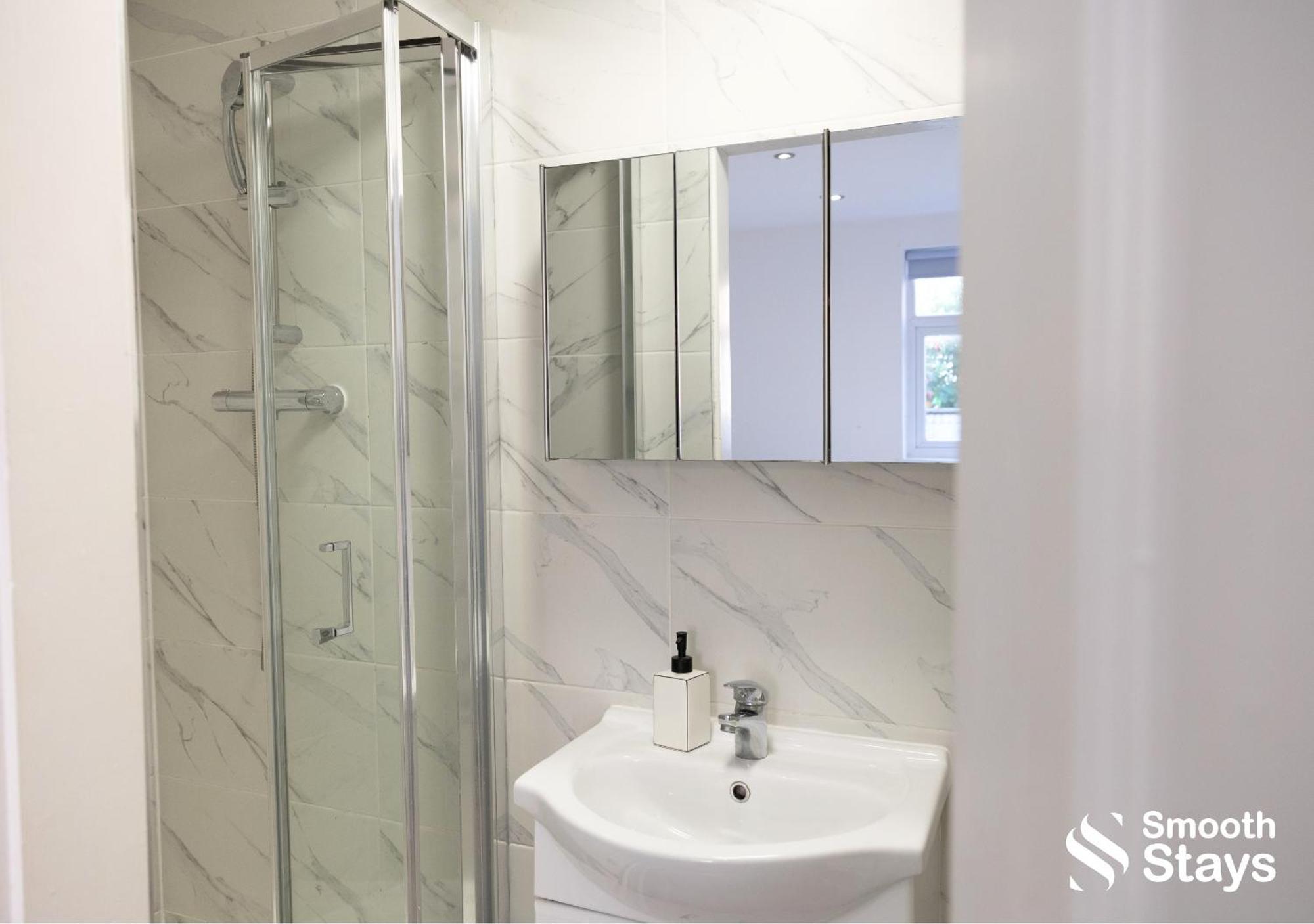 One Bedroom Apartment At Smooth Stays Short Lets & Serviced Accommodation Preston With Parking Near Train Station Exterior photo